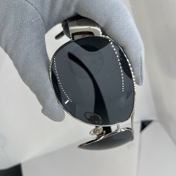 Chanel Aviator Sunglasses silver with grey lenses and serial number - Picture 3 of 8